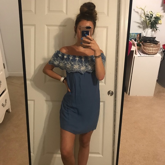 charlotte russe blue lace dress - Picture 1 of 2